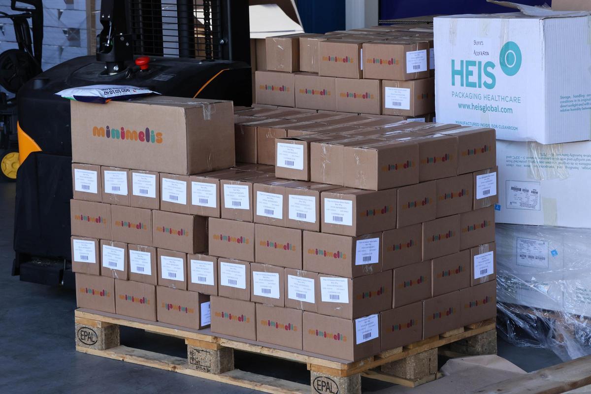 Almacén de las cajas de golosinas empaquetadas.