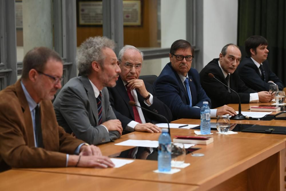 Sobre la situación en Cataluñam, el exvicepresidente del Gobierno critica que "los que tienen la misión de hacer cumplir" la ley "violen el sistema democrático".