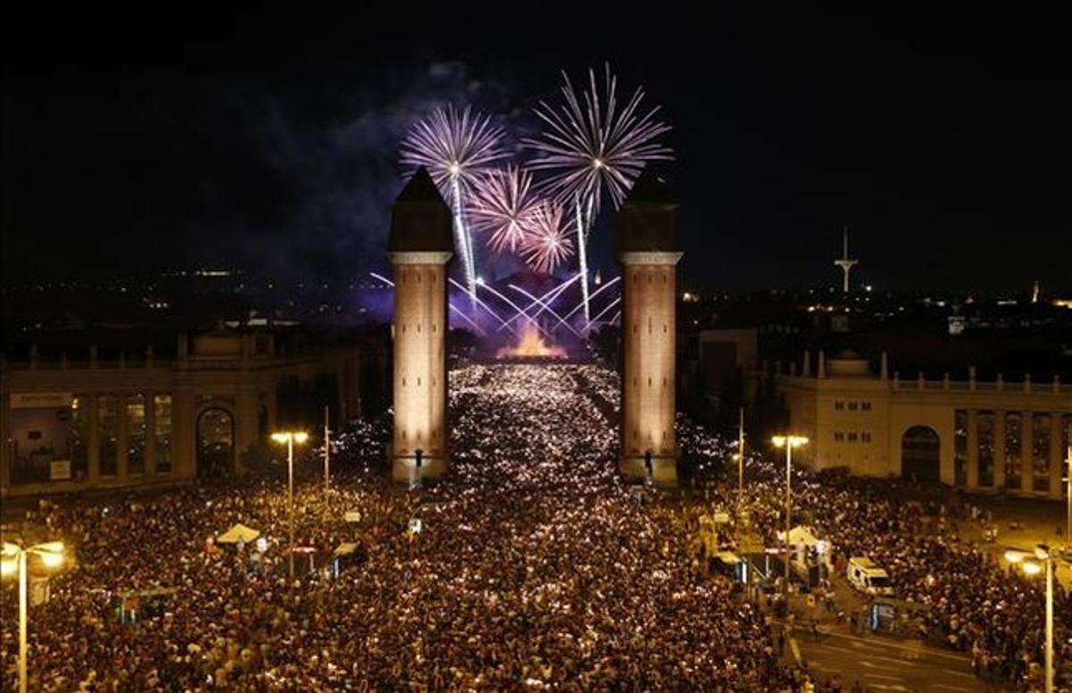 Un momento del Piromusical celebrado ayer en Barcelona Un momento del Piromusical celebrado ayer en Barcelona