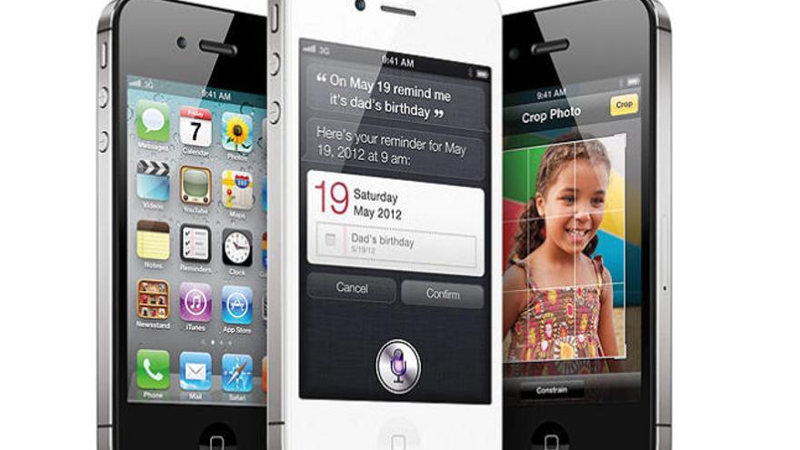 Modelos del iPhone 4S, de apariencia similar a su predecesor, el iPhone 4.