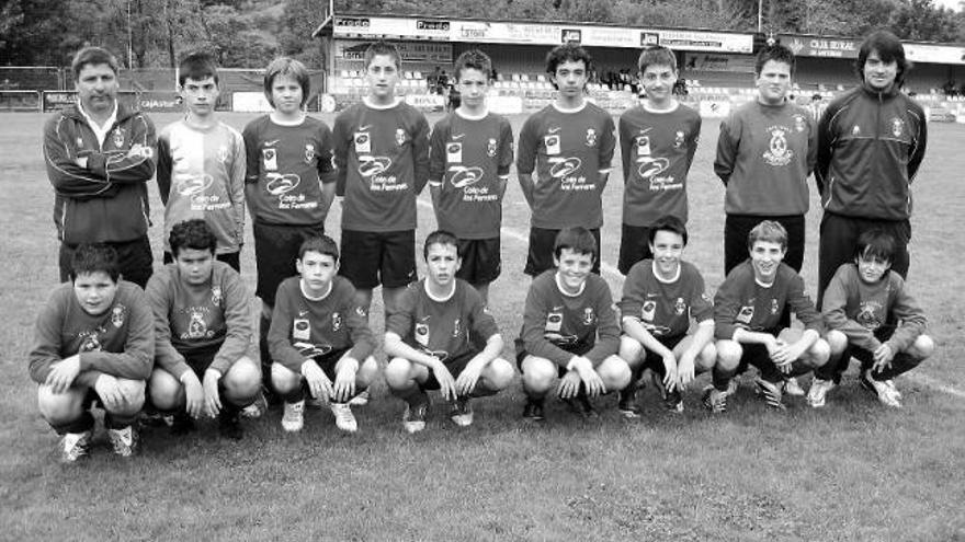 El plantel infantil del Cánicas AC, el pasado sábado, en el Nuevo Santa Cruz.