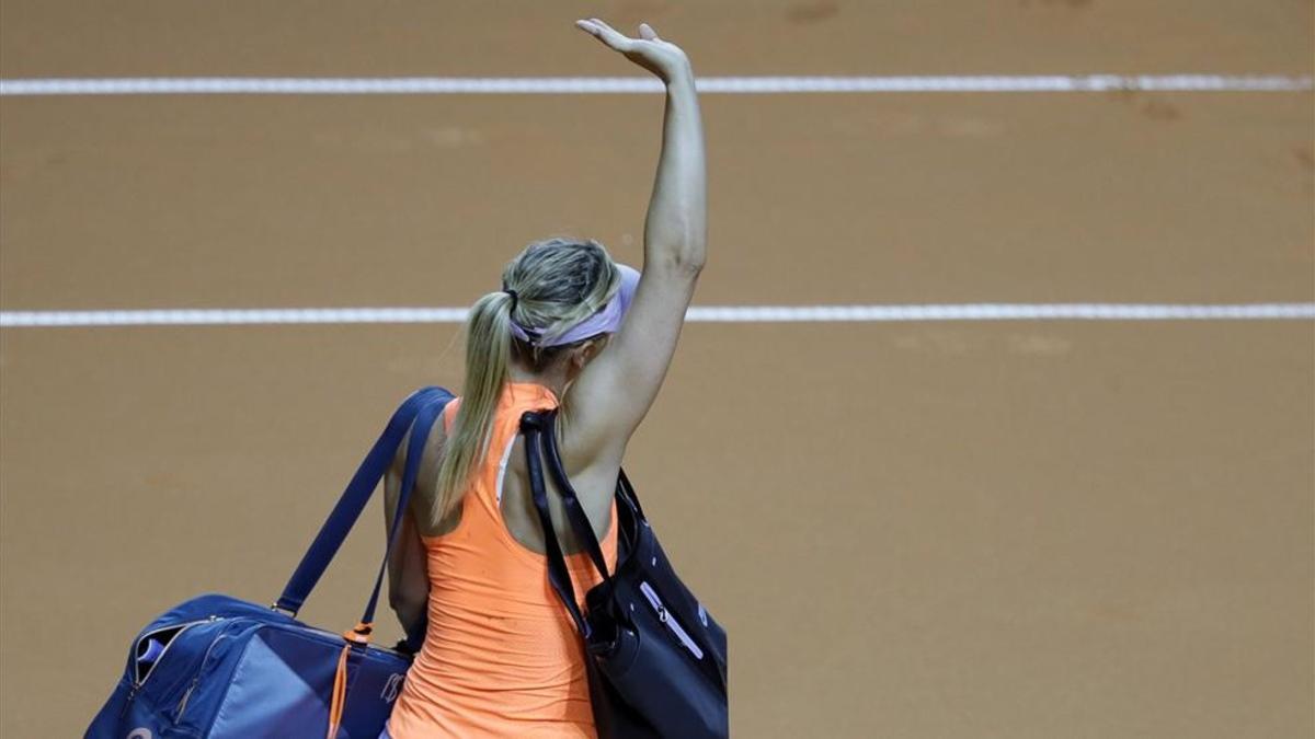 Sharapova se despide de la afición en Stuttgart