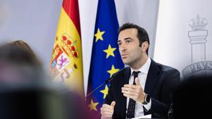 El ministro de Economía, Comercio y Empresa, Carlos Cuerpo, durante una rueda de prensa posterior a la reunión del Consejo de Ministros, a 14 de mayo de 2024, en Madrid (España). El Consejo de Ministros  ha aprobado el anteproyecto de la Ley de universali