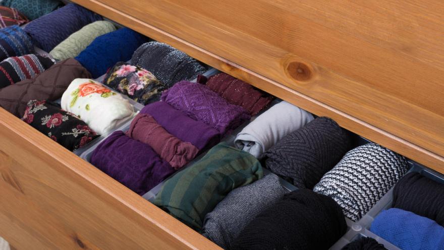 El truco definitivo y sencillo para ordenar tu ropa en el cajón (y que no se arrugue nada)