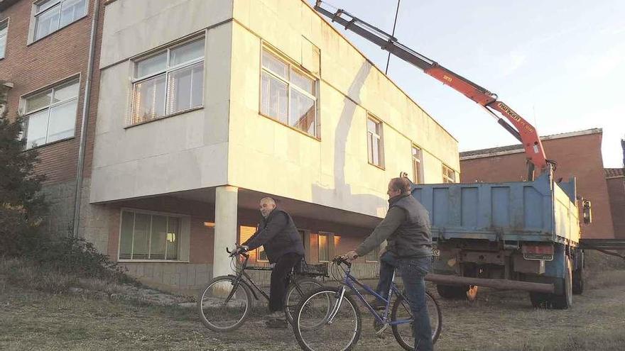 Comienzo de los trabajos de acondicionamiento en la antigua escuela de capataces de Santa Croya.