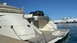 El ‘Ópera’, uno de los yates más grandes del mundo, recala en el Puerto de Las Palmas