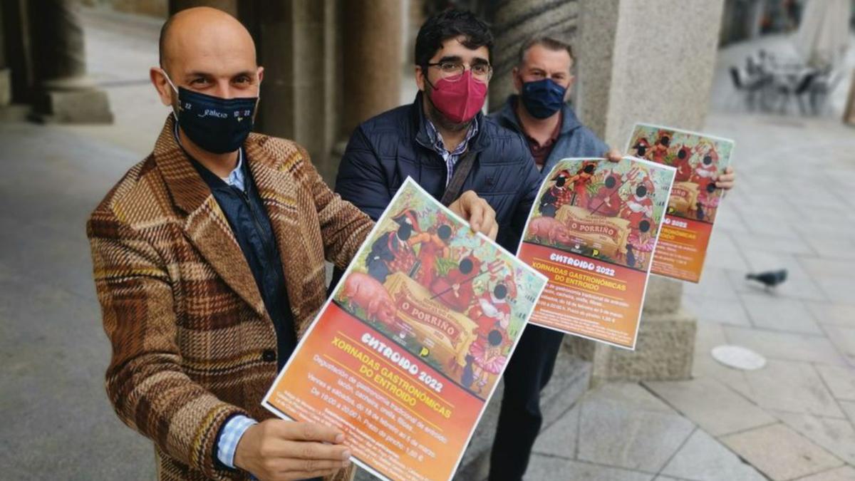 Lorenzo, Fernández y Estévez presentan el cartel de las jornadas.  | // D.P.