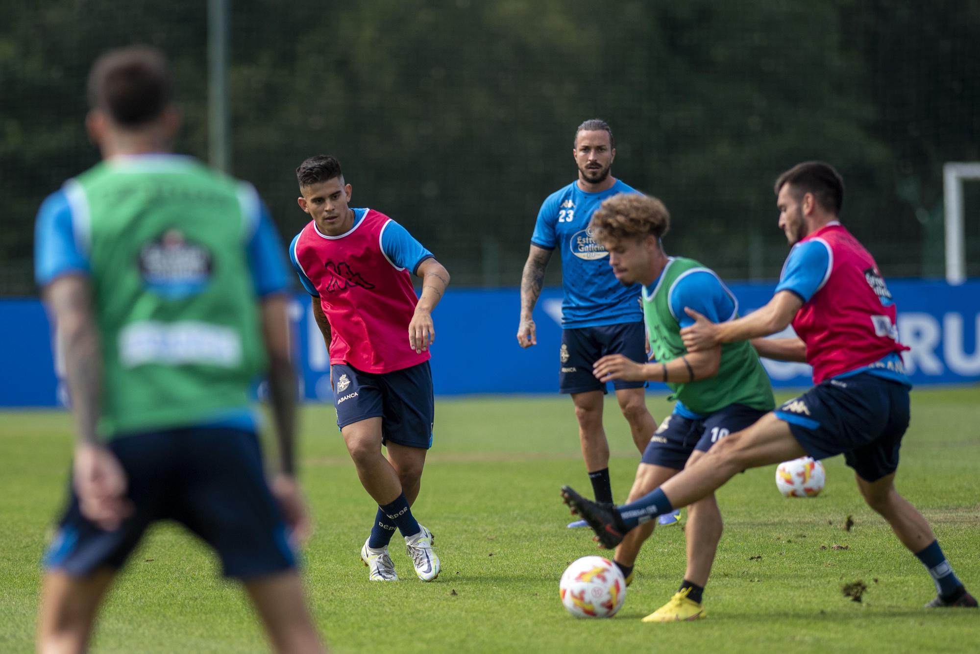 Kuki Zalazar ya se entrena con sus nuevos compañeros del Deportivo