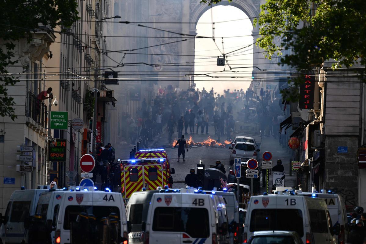 Los disturbios se extienden por Francia en la cuarta noche de protestas