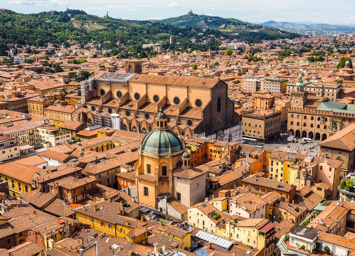 A Bolonia de la conoce como &quot;La Ciudad Roja&quot; por el color de sus casas y tejados
