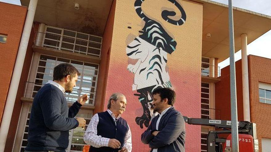 Grafitis en los colegios de Castelló gracias al Pintaescola