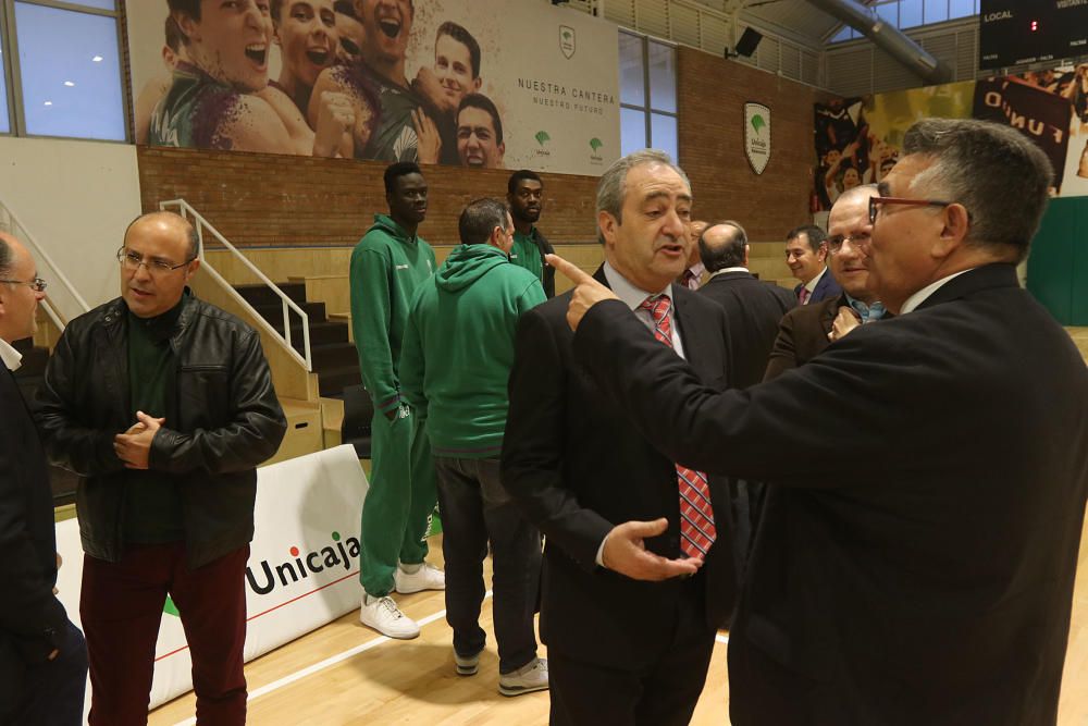 El Unicaja presenta la profunda remodelación de sus instalaciones, justo en la efeméride de su adquisición: el 18 de diciembre de 1985, la Sociedad Deportiva Caja de Ronda  adquirió los terrenos al Ay