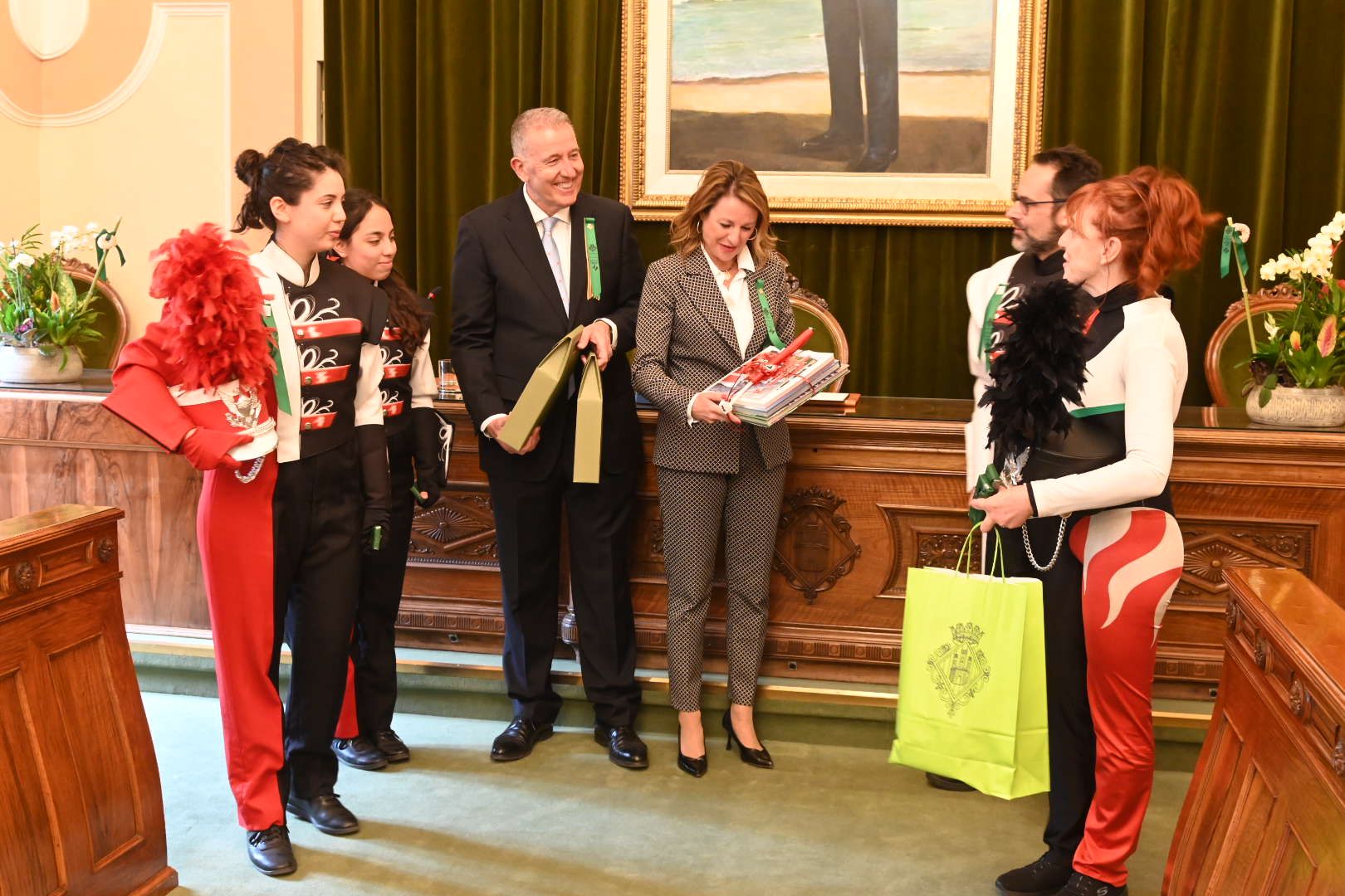 Galería de imágenes: Recepción de las bandas del XXXIII Festival Internacional de Música de Festa