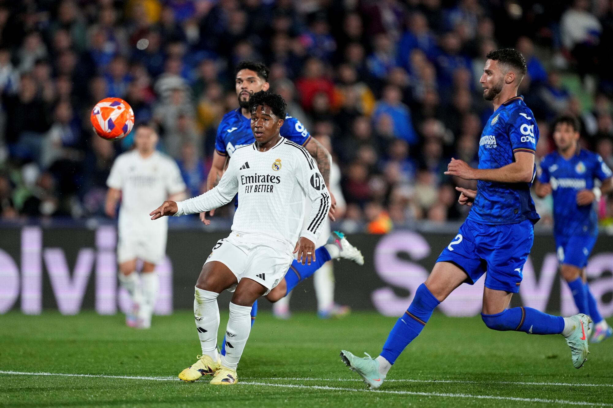Endrick Moreira of Real Madrid in action during the Spanish League, LaLiga EA Sports, football match played between Getafe CF and Real Madrid at Coliseum de Getafe stadium on April 23, 2025, in Getafe, Spain. AFP7 23/04/2025 ONLY FOR USE IN SPAIN. Oscar J. Barroso / AFP7 / Europa Press;2025;SOCCER;SPAIN;SPORT;ZSOCCER;ZSPORT;Getafe CF v Real Madrid - LaLiga EA Sports;