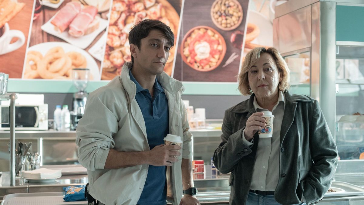 En la ficción la inspectora que llevó el caso se llama Eva Torres, lo interpreta con su habitual talento Carmen Machi y protagoniza la primera media hora de la película.