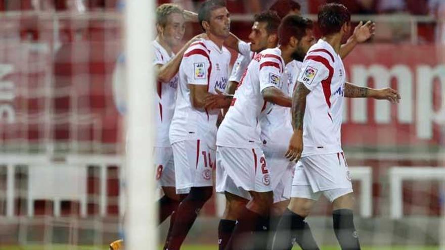 El Sevilla celebra su gol ante la Real.