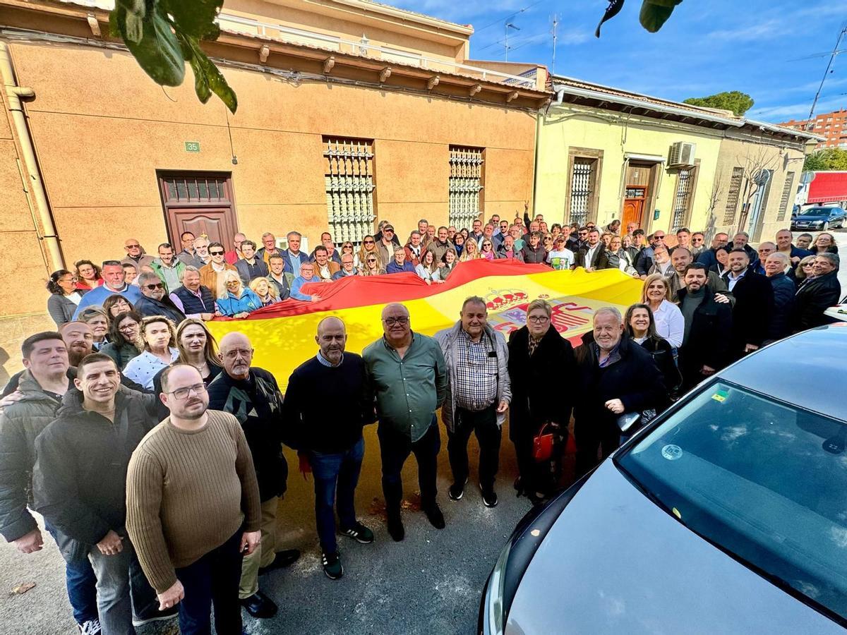 Participantes del acto de Vox, en el Barrio Obrero.