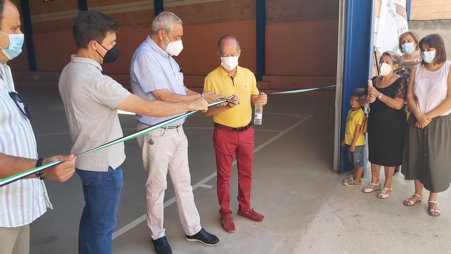 Villanueva de la Sierra inaugura su polideportivo Pabellón Fiesta del Árbol