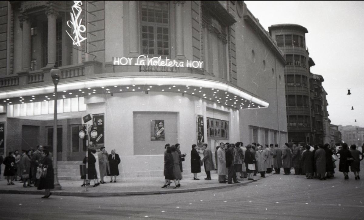 Cine Robledo.