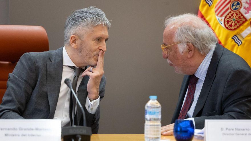 Tráfico acelera la reforma para multar ya este año los avisos de controles