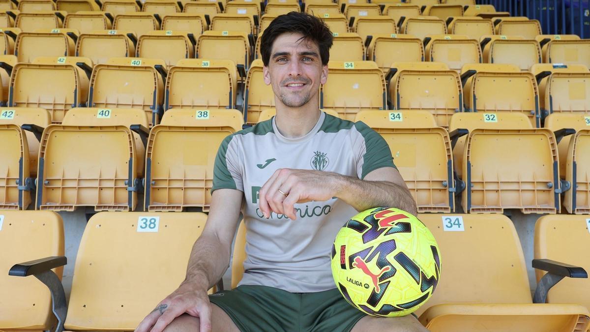 Gerard Moreno, capitán del Villarreal, atendió a Mediterráneo en la Ciudad Deportiva Llaneza.