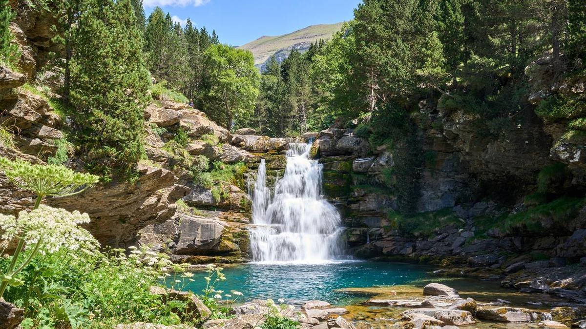 La ruta finaliza en una de las cascadas más impresionantes de toda España