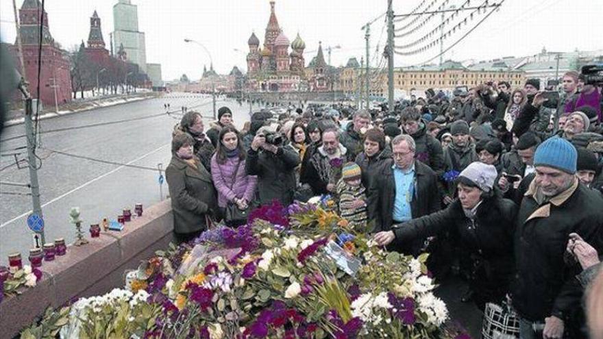 Occidente exige a Putin que aclare el crimen de Nemtsov