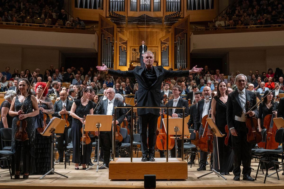 La Orquestra de València dirigida por Alexander Liebreich en Madrid.