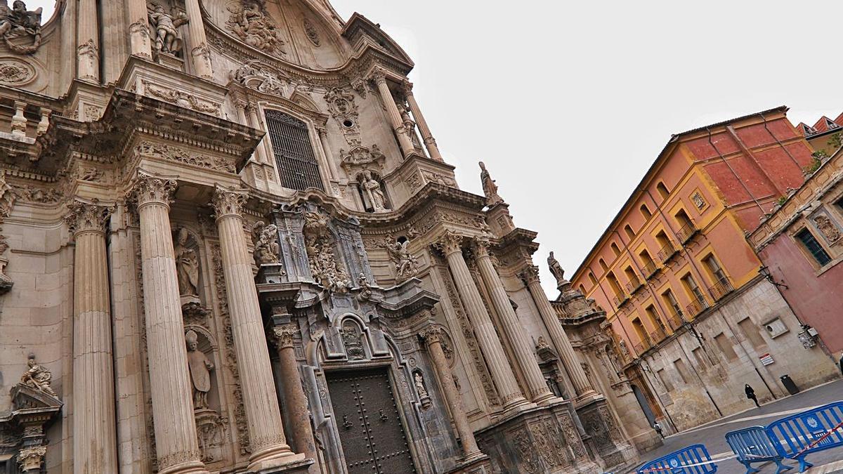 El Obispado y la Administración se enredan con la restauración de la Catedral de Murcia