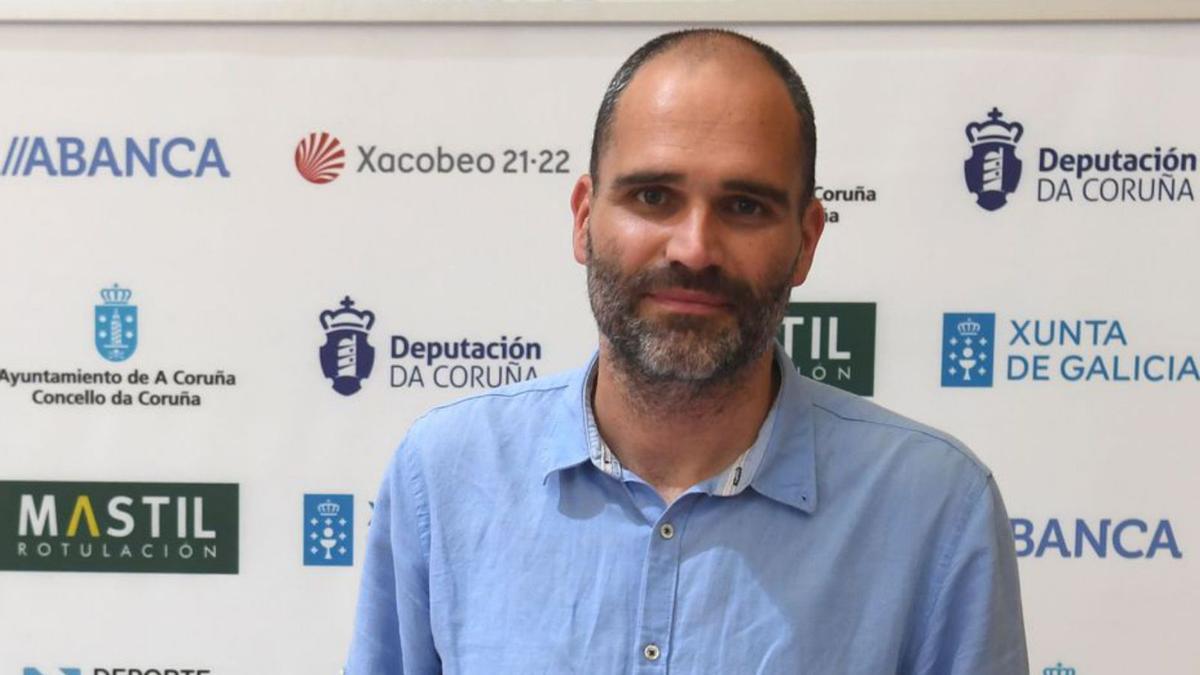 Fernando Buendía, nuevo entrenador del Maristas. |  // CARLOS PARDELLAS