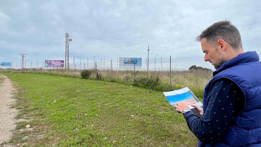 Retiran nueve vallas publicitarias ilegales en la autovía del aeropuerto de Ibiza