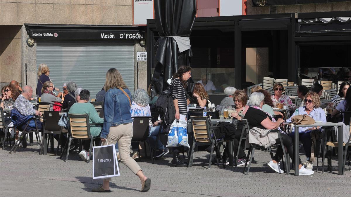 Terraza en la plaza de A Cubela