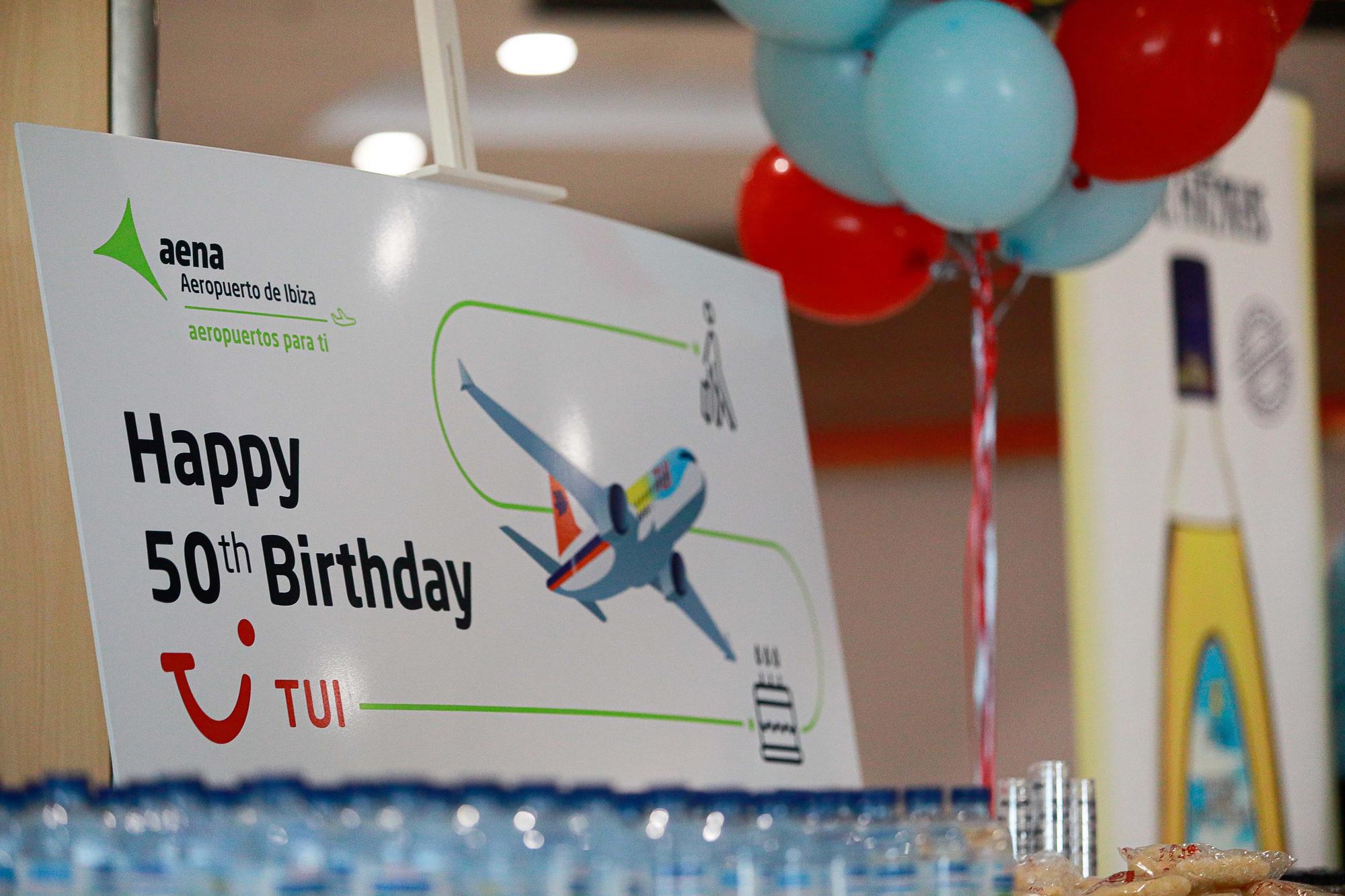 Galería de imágenes del 50 aniversario de TUI en el aeropuerto de Ibiza