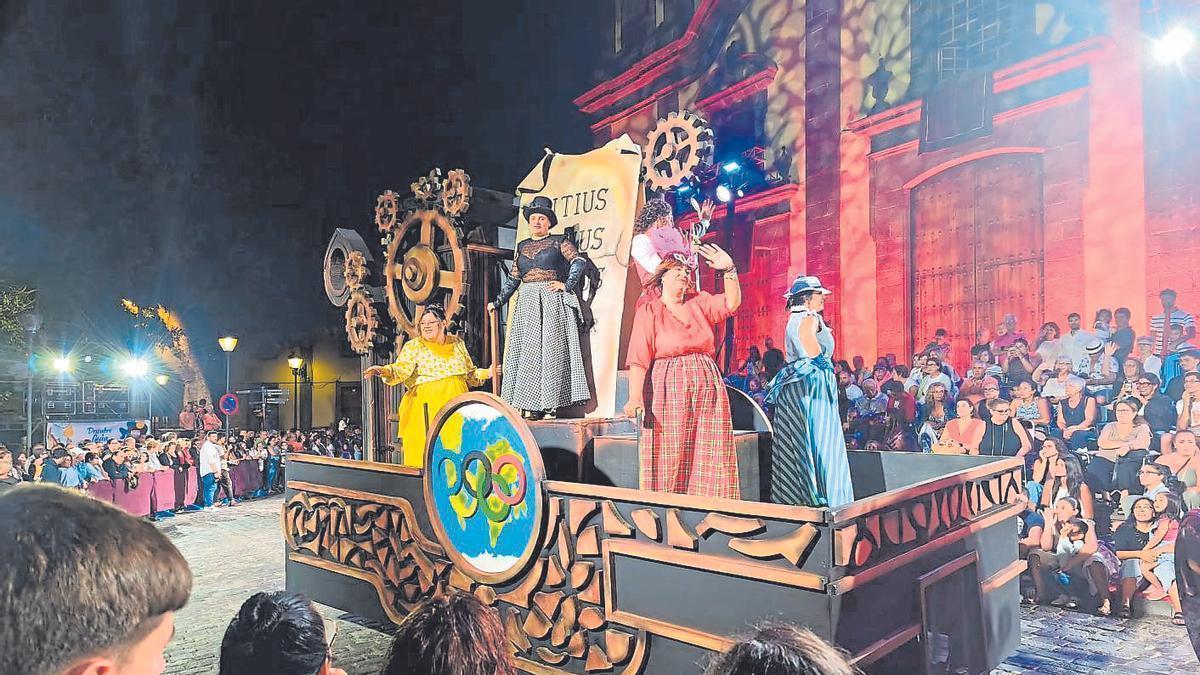 Guía revive el mítico encendido del pebetero de Barcelona 92 en su Cabalgata de Carrozas