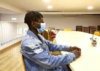 Un paso adelante para los jóvenes migrantes: "Que la ley no me dejara trabajar duele mucho"