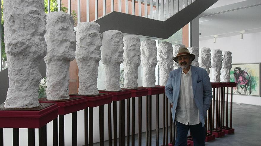 El artista Jorge Rando, posa en uno de los espacios del museo de El Molinillo.