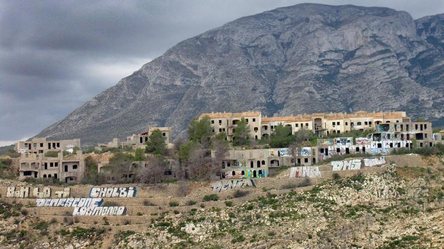 Estudian habilitar una ruta para bicis de montaña en el &quot;poblado fantasma&quot; del Montgó