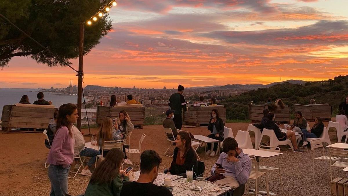 Atardecer con vistas al Maresme desde el Panoràmic de Montgat.