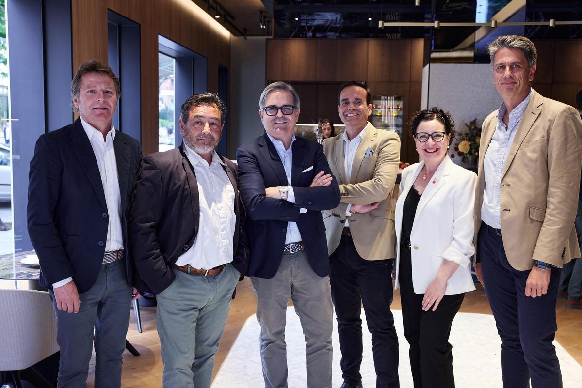 David Escolá, Carlos Gascó, Pablo Jordán, Fernando Valle, Emi Boix y José Luis Juan. David Escolá, Carlos Gascó, Pablo Jordán, Fernando Valle, Emi Boix y José Luis Juan.