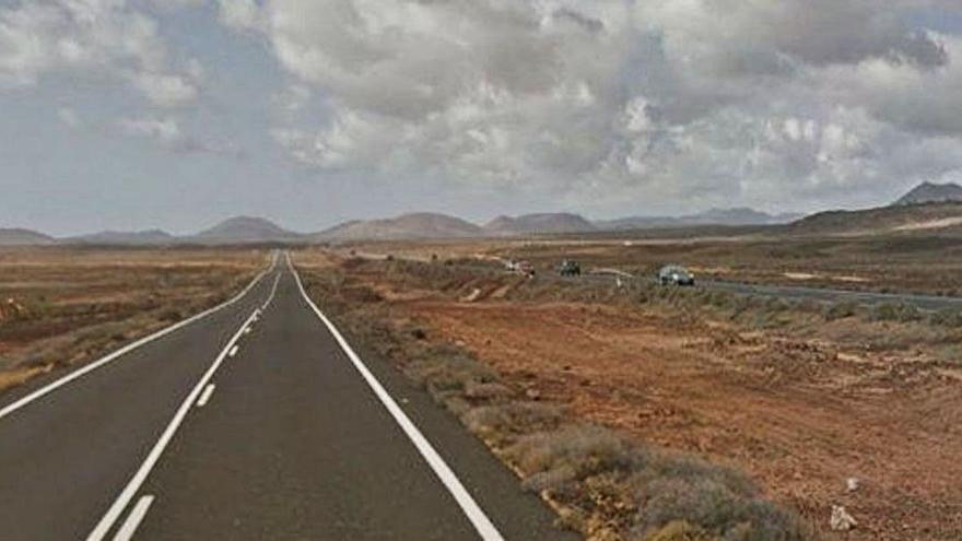 Antigua carretera entre Yaiza y Playa Blanca, en la actualidad la LZ-701.