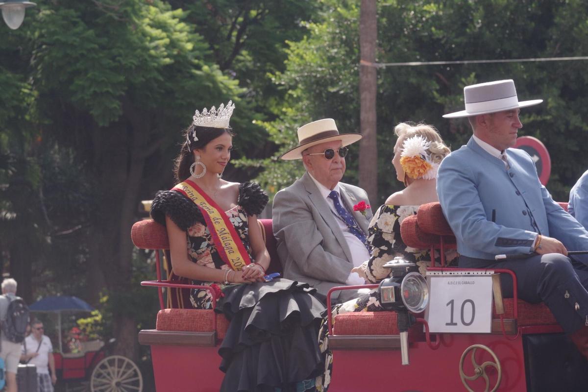 Málaga peregrina ante la Victoria para comenzar su Feria
