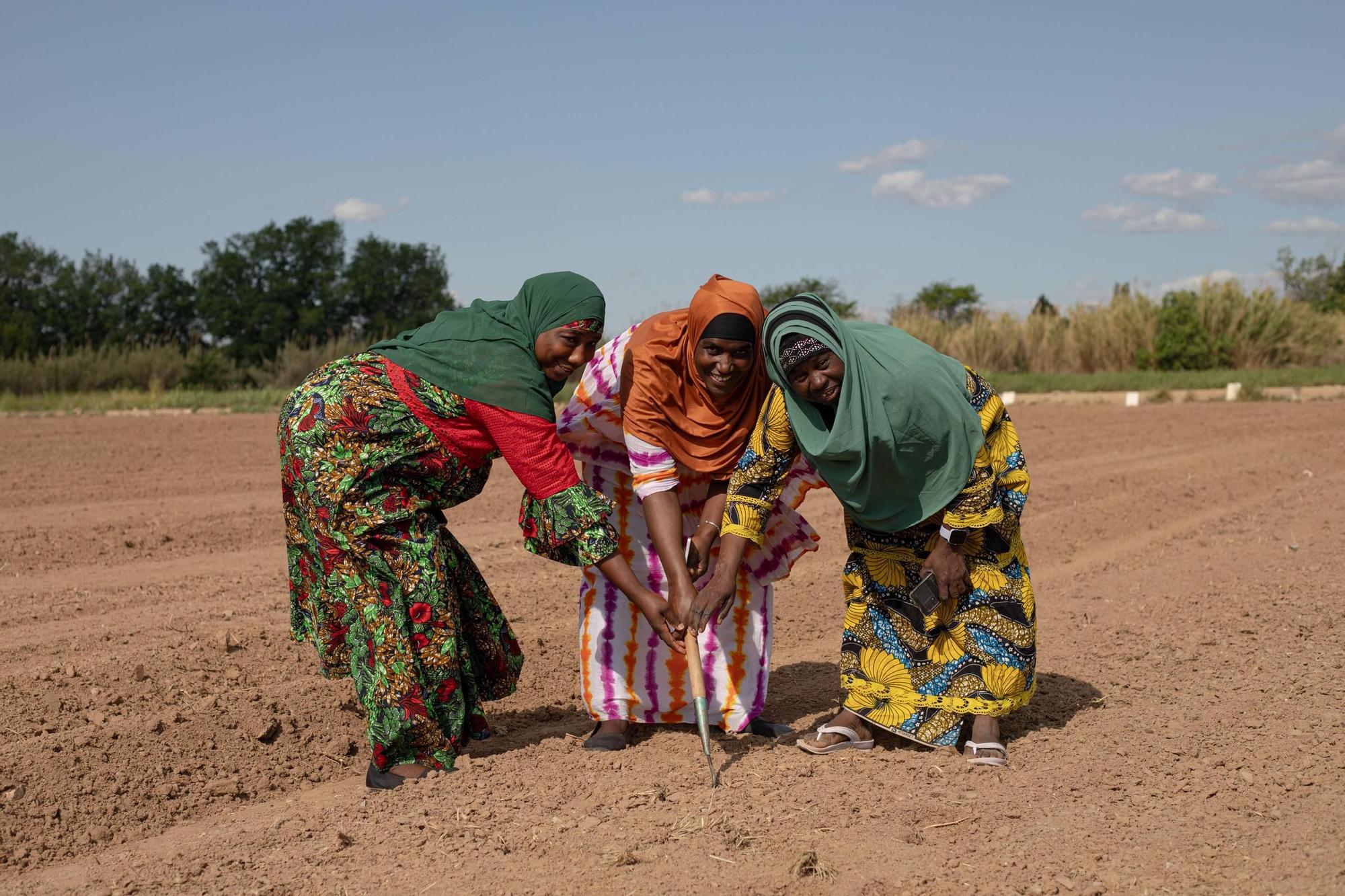 La asociación de mujeres africanas de Paterna lanzan una campañar para recaudar fondos para poder plantar especies africanas en la huerta