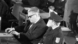 El SS Victor Capesius, farmacéutico en jefe de Auschwitz, durante el juicio contra nazis del campo de exterminio, en Fráncfort, en 1963. 