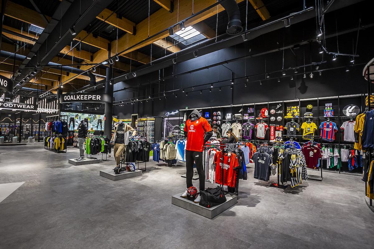 La tienda del Parque Principado en Asturias de Fútbol Emotion.