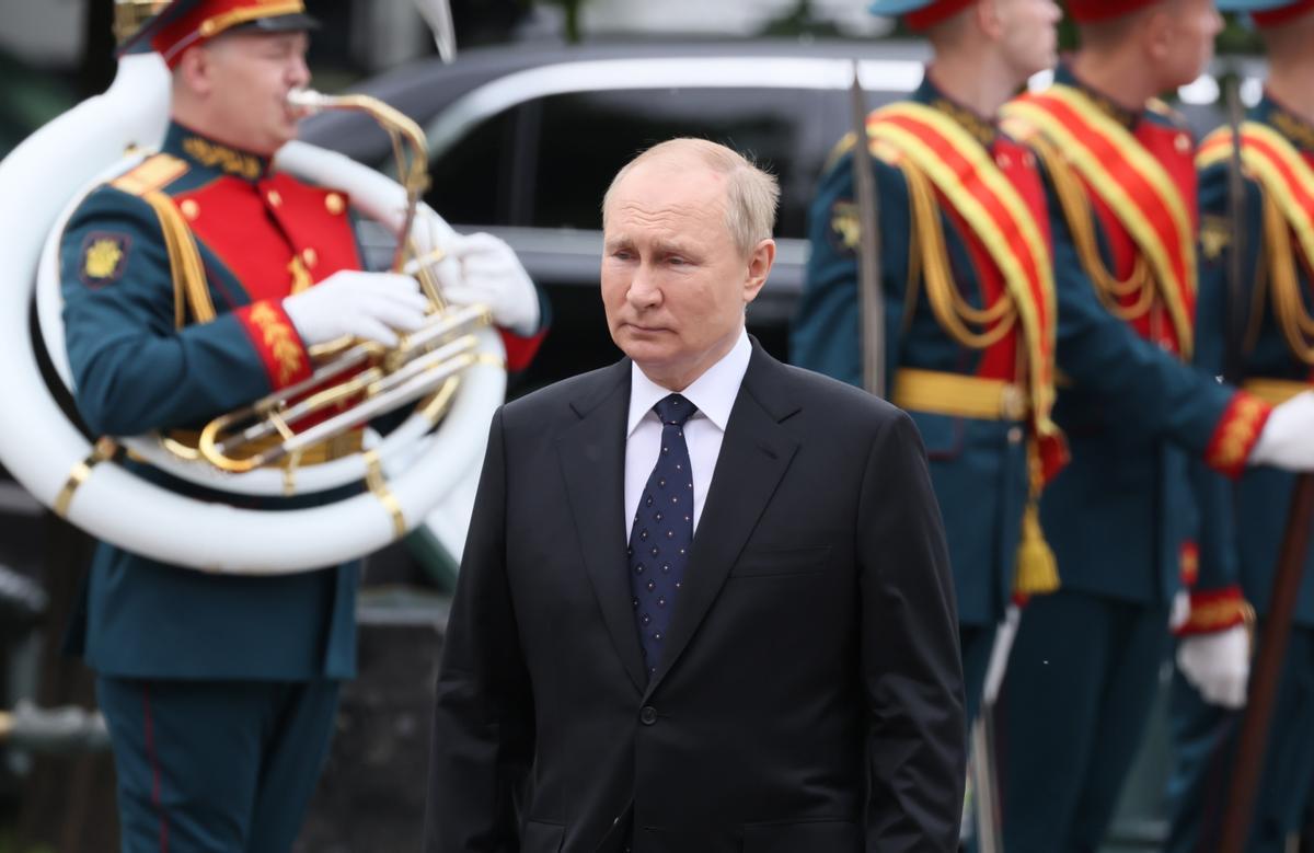 Putin attends Day of Remembrance and Sorrow ceremony in Moscow Putin attends Day of Remembrance and Sorrow ceremony in Moscow