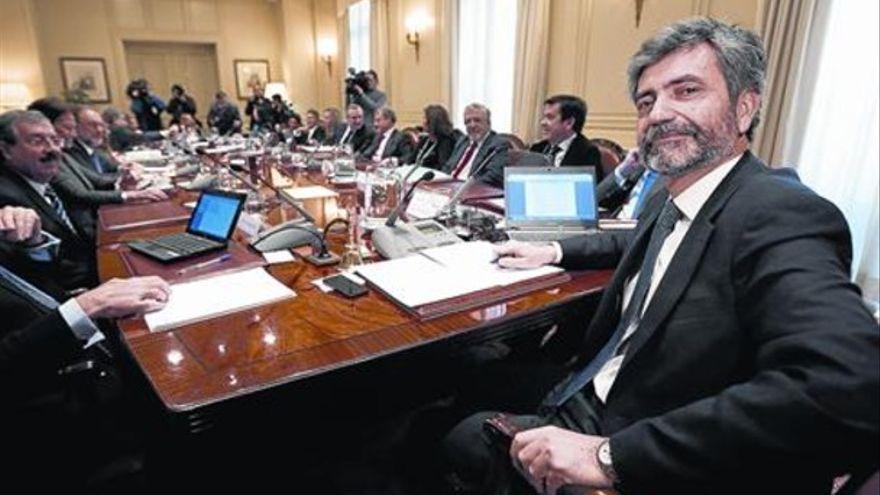Imagen de archivo del presidente del CGPJ, Carlos Lesmes, junto a los vocales