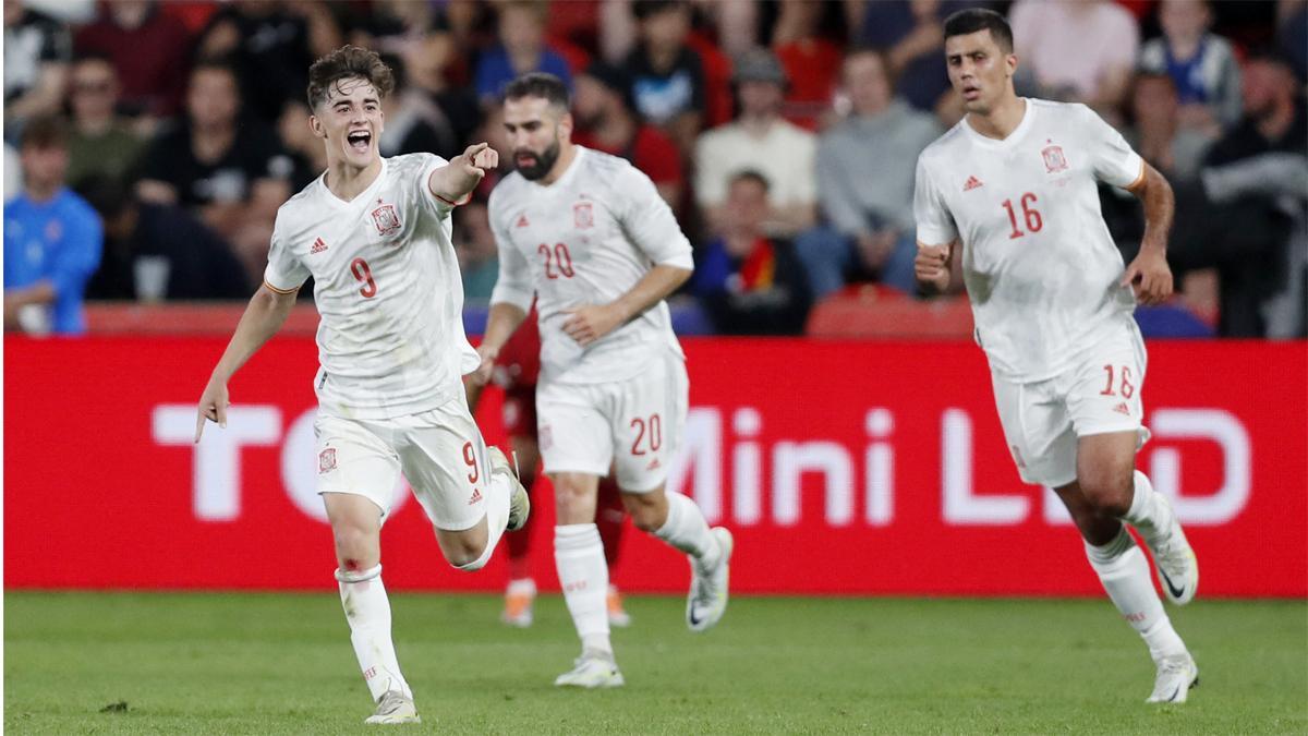 Gavi celebra su primer gol con la selección española Gavi celebra su primer gol con la selección española