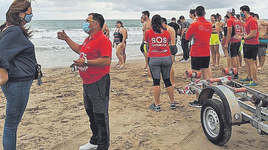 La playa del Arenal congregó a todos los aspirantes para los puestos de socorrista de Provita.