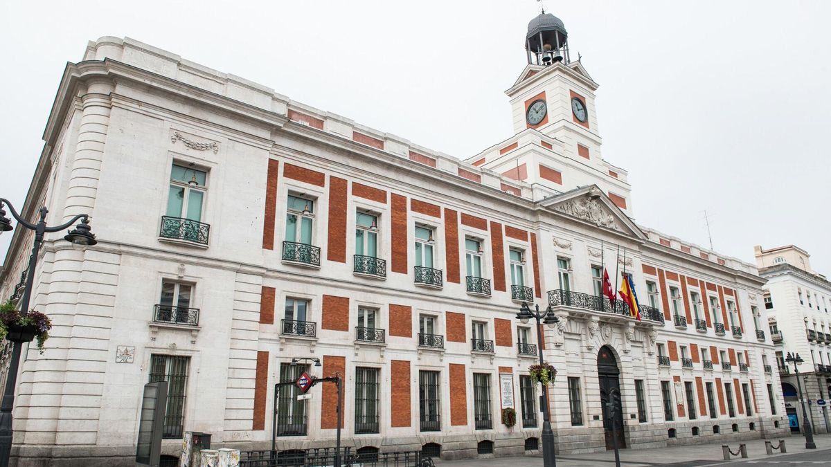 Fachada del la Real Casa de Correos, sede de la Comunidad de Madrid.