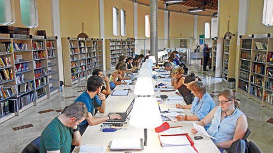 La biblioteca Josep Maria Llompart da servicio a toda la zona de s´Escorxador.